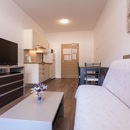Apartments Crnekovic Tomislava 8A Baška Eksteriør billede