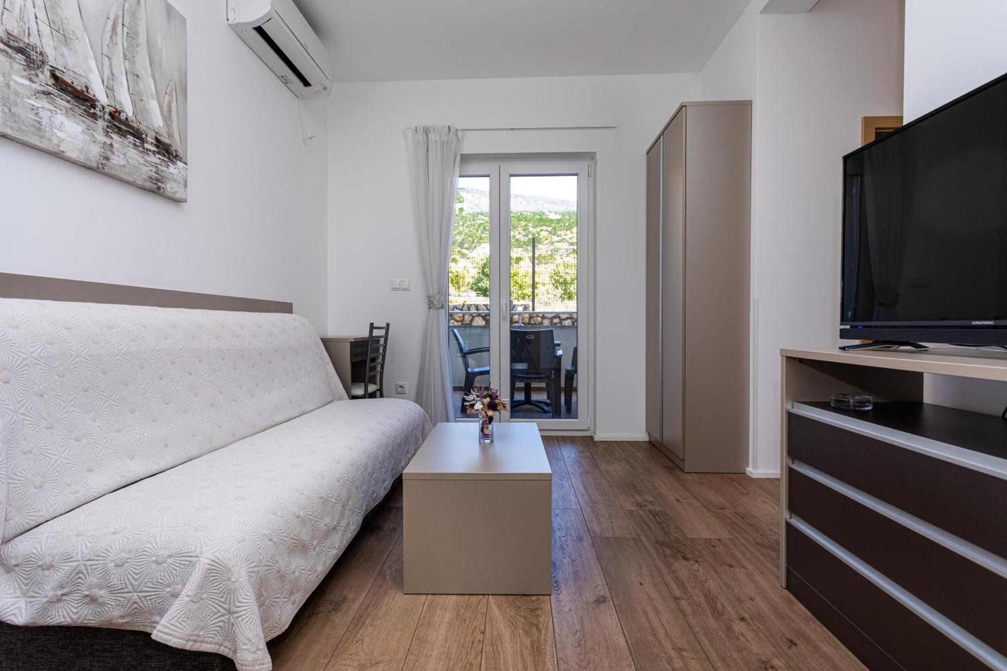 Apartments Crnekovic Tomislava 8A Baška Eksteriør billede